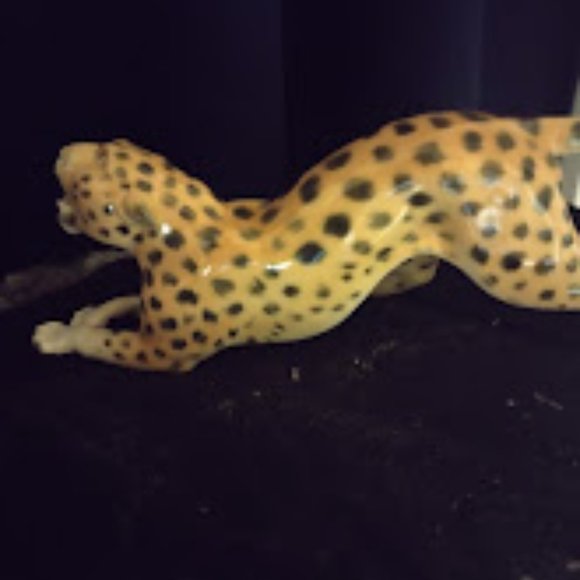 Stunning Volkstedt/Dresden Cheetah, hand-made porcelain - Picture 4 of 8